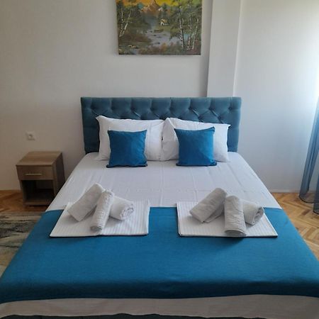 Holiday Apartament Three Ниш Экстерьер фото