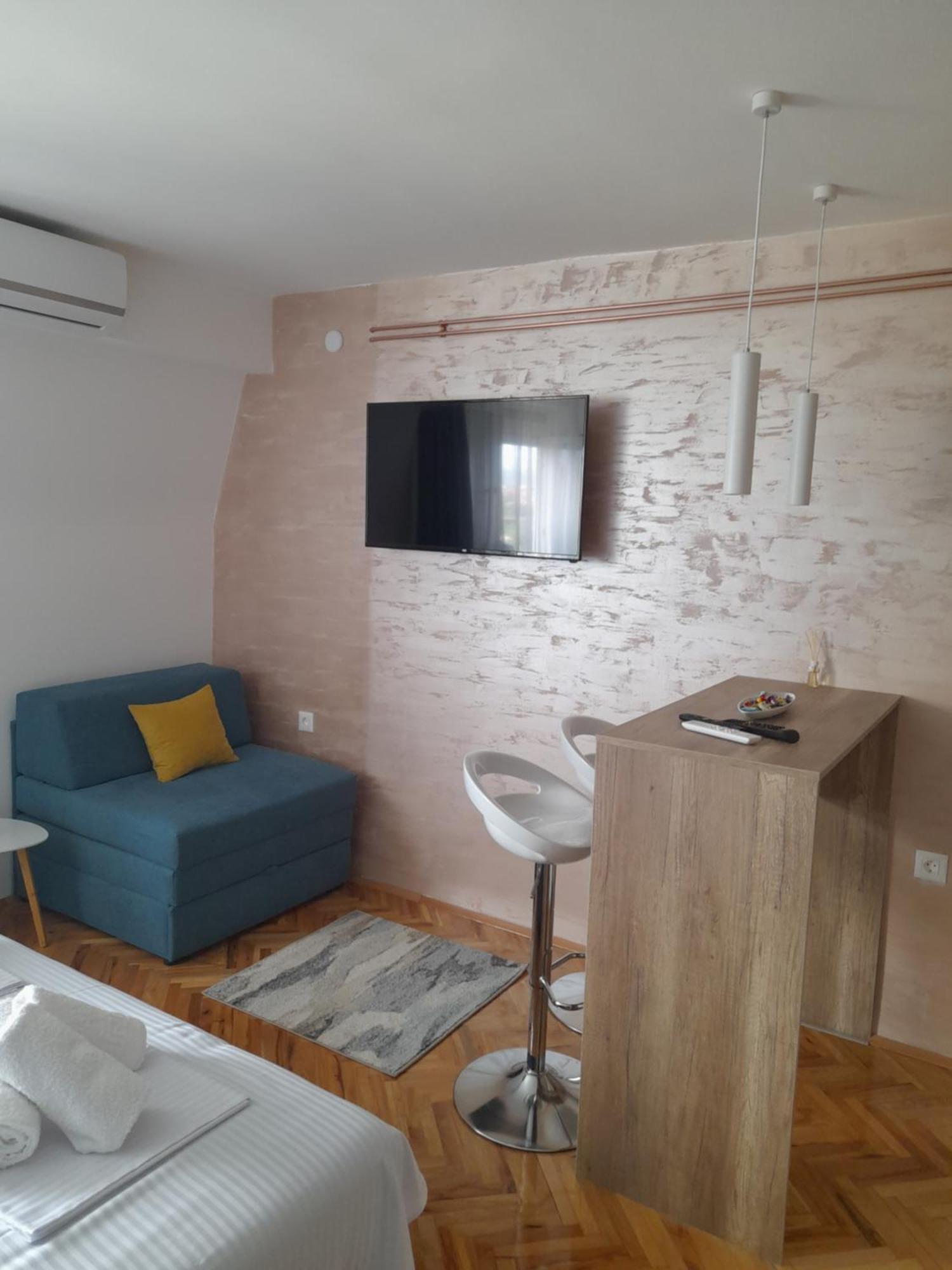 Holiday Apartament Three Ниш Экстерьер фото